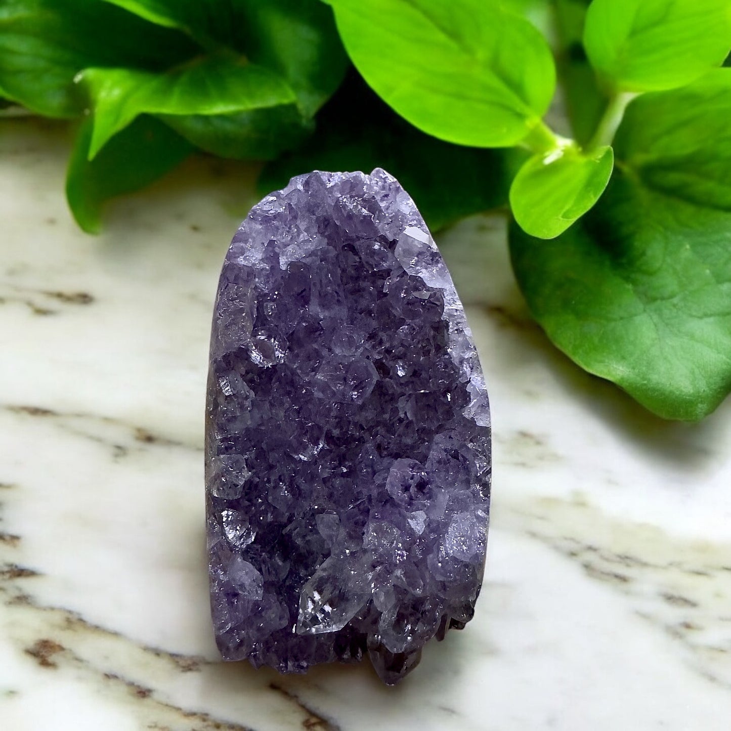 Géodes d’améthyste de couleur et style varié