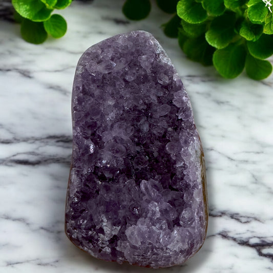 Géodes d’améthyste de couleur et style varié
