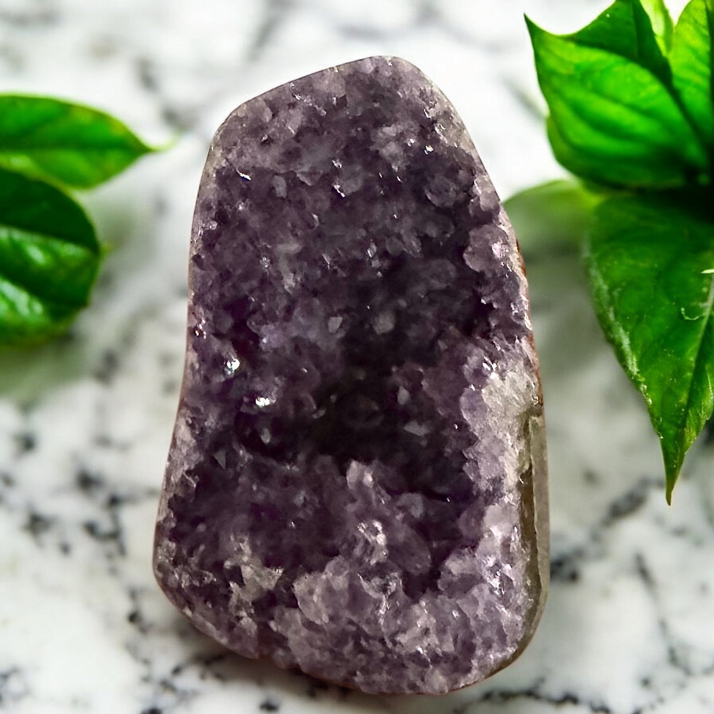 Géodes d’améthyste de couleur et style varié