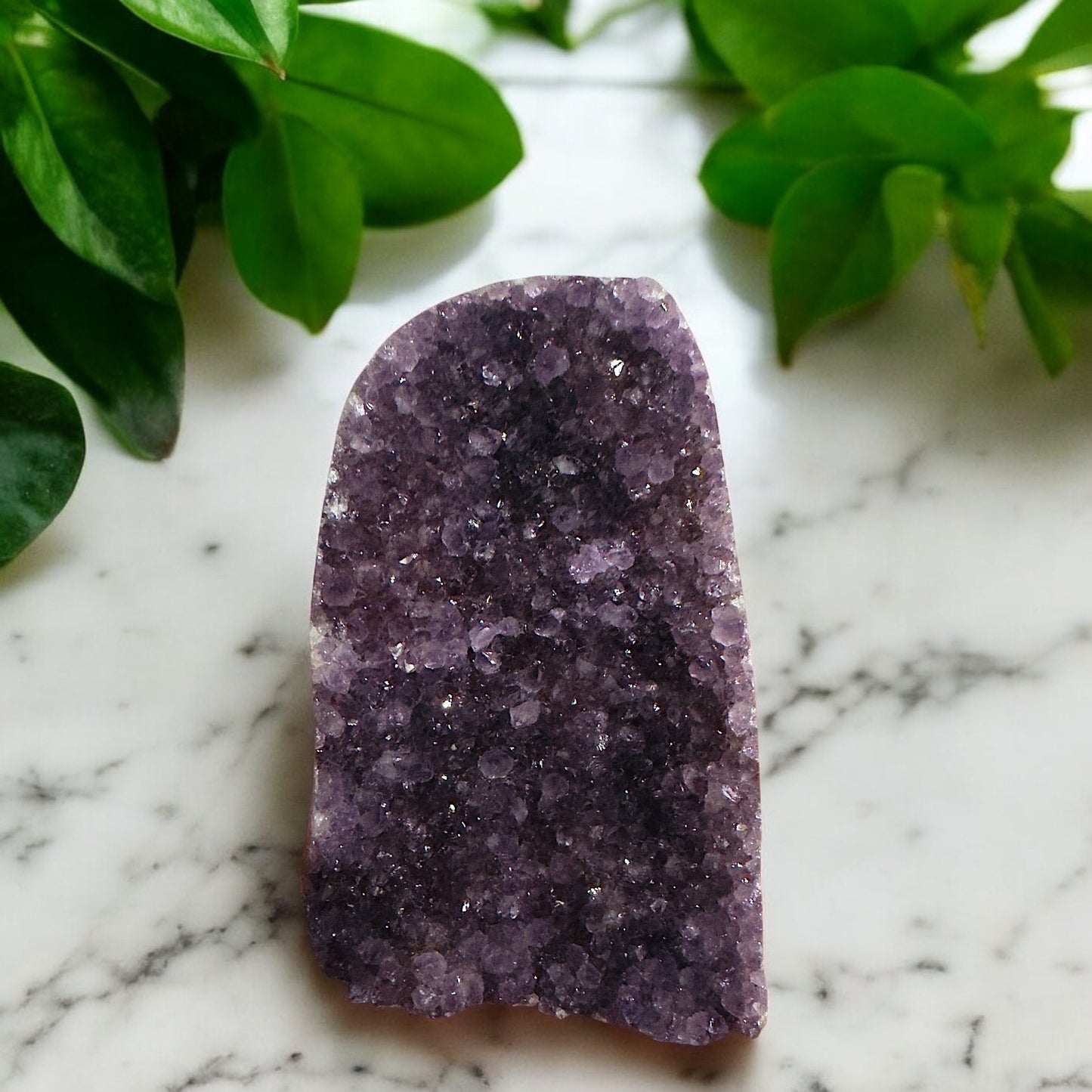 Géodes d’améthyste de couleur et style varié